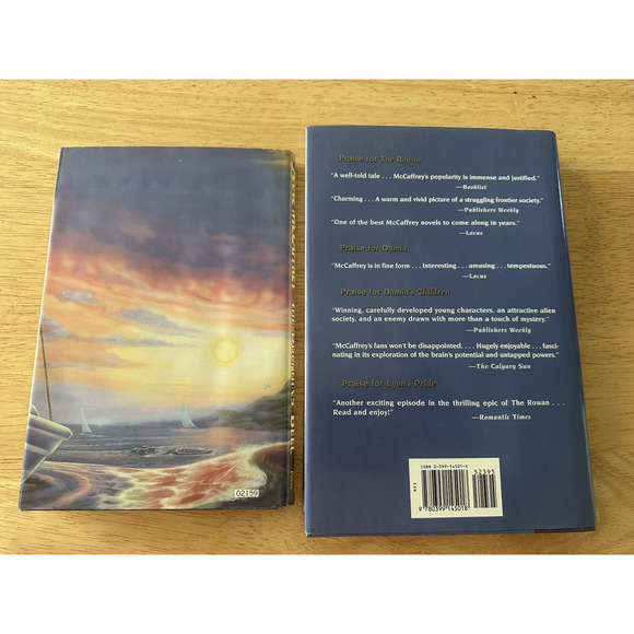 Anne McCaffrey 2 BKS The Dolphins Bell & The Tower and the Hive HC/DJ/1st ed VTG - Picture 2 of 13